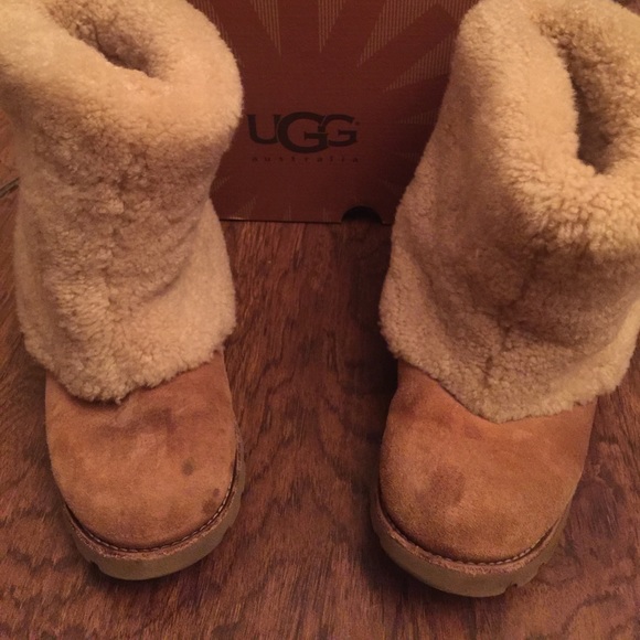 Ugg sheepskin chestnut size 7 - Picture 2 of 7